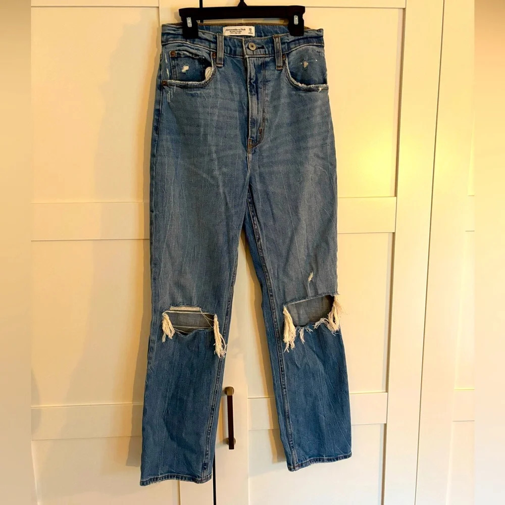 Abercrombie & Fitch the ankle straight high rise women's size 2 or size 26